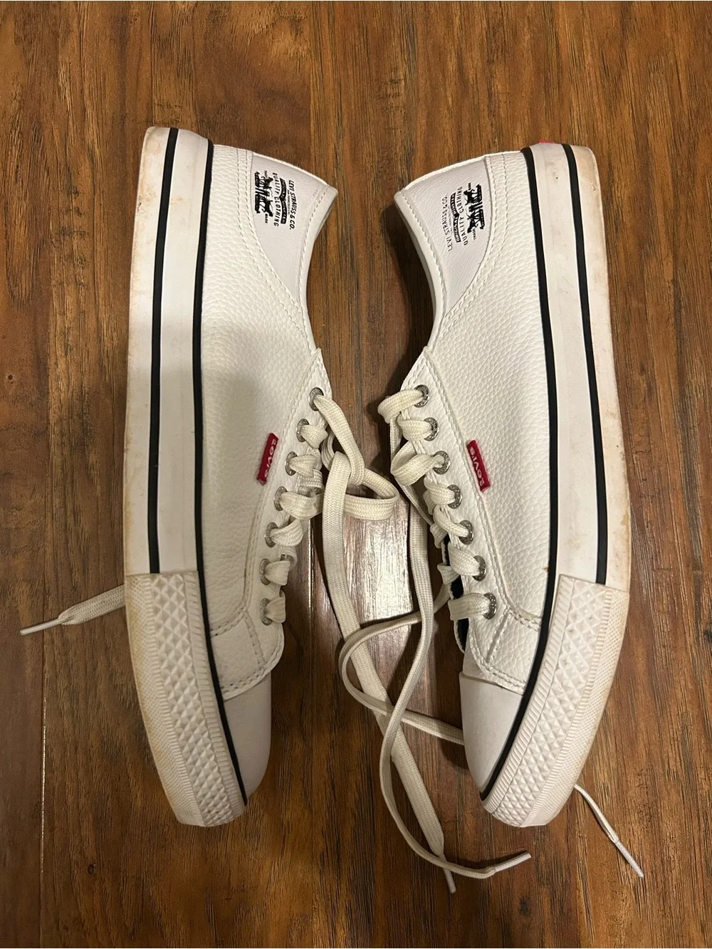 White Low-Top Canvas Sneakers with Black Trim Levi's - Picture 1 of 8